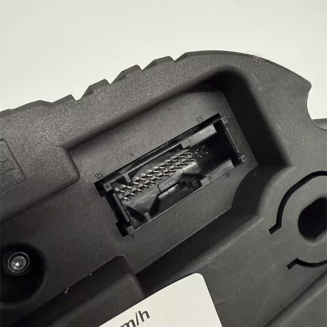 Quadro strumenti completo km/h solo adatto per cambio ma