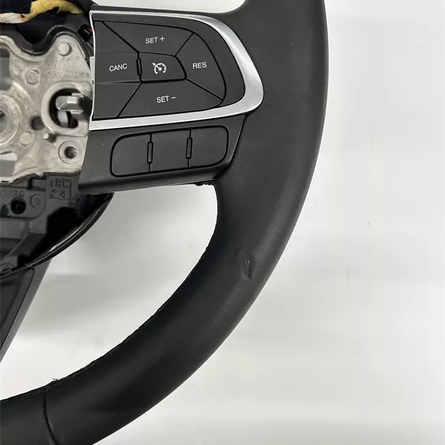 Volante Pelle con comandi/cruise control