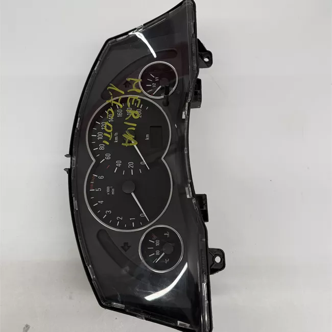 Quadro portastrumenti con anelli cromati