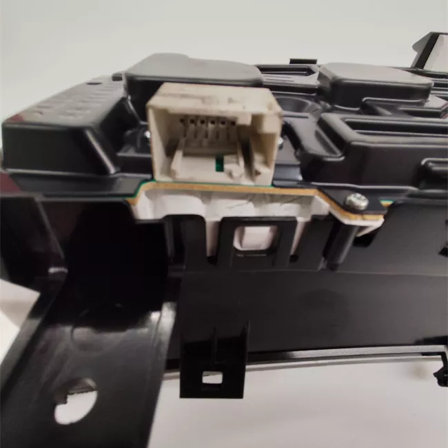 Quadro portastrumenti 250 KM con quadr.neri/fendinneb