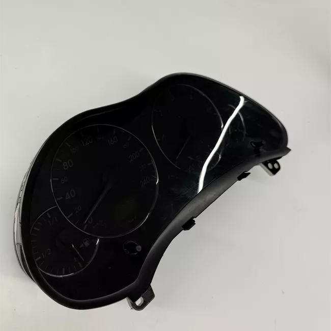 Quadro strumenti completo con cruise control