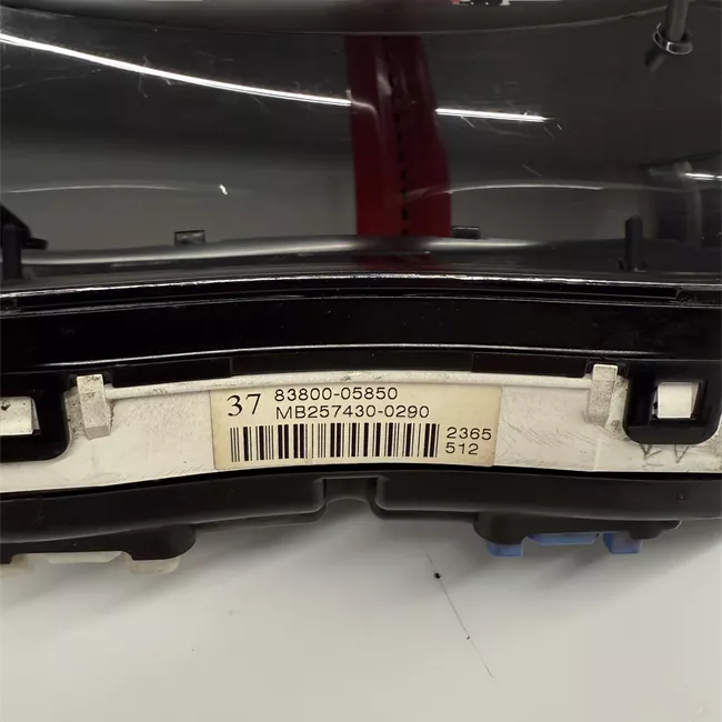 Quadro strumenti completo con cruise control