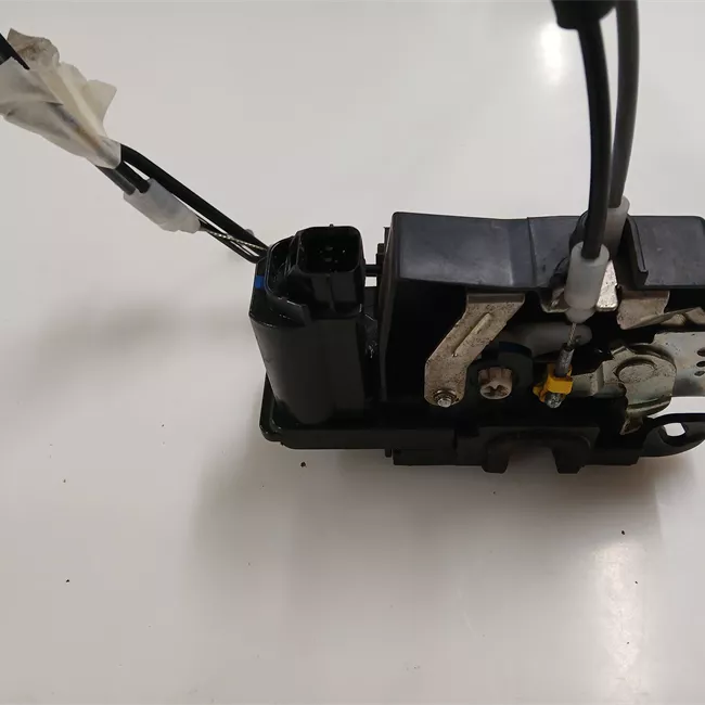 Serratura porta anteriore sinistra