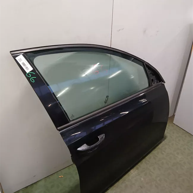 Porta anteriore destra