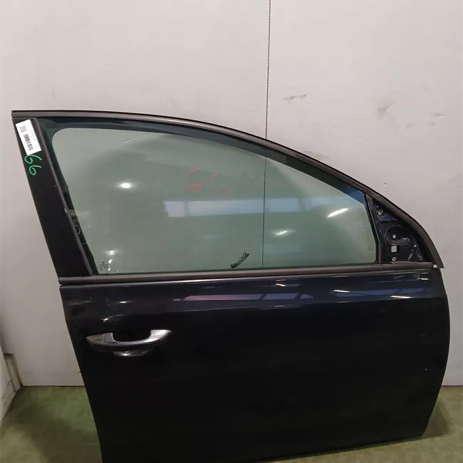 Porta anteriore destra