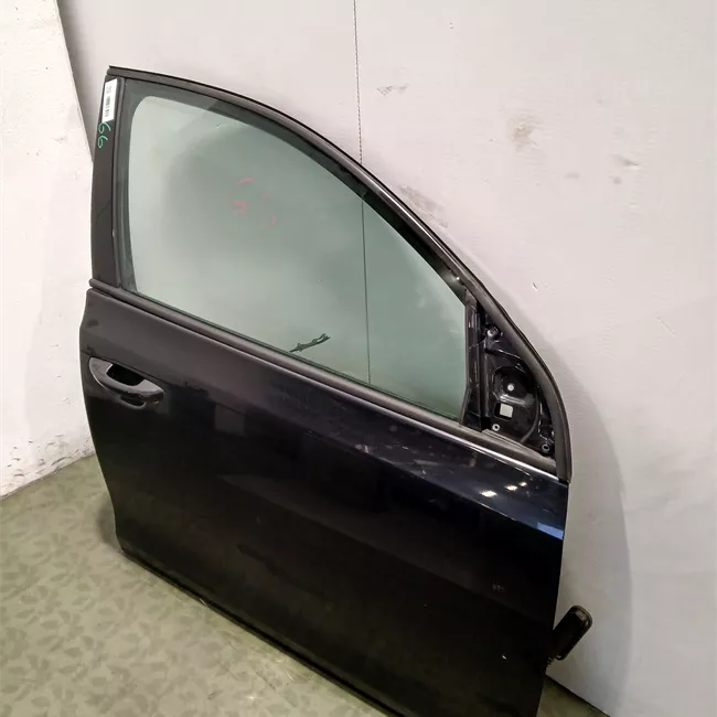 Porta anteriore destra