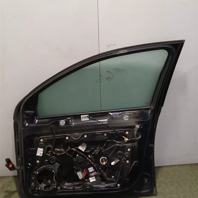 Porta anteriore destra