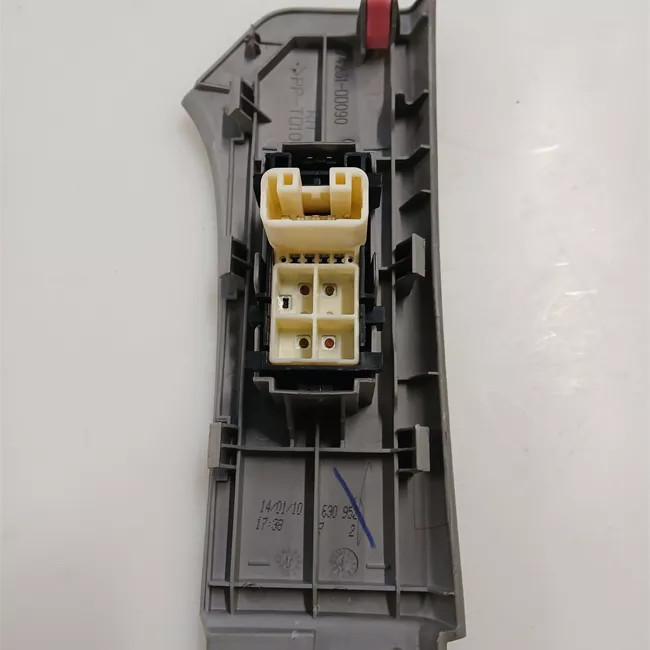 Interruttore alzacristalli porta anteriore