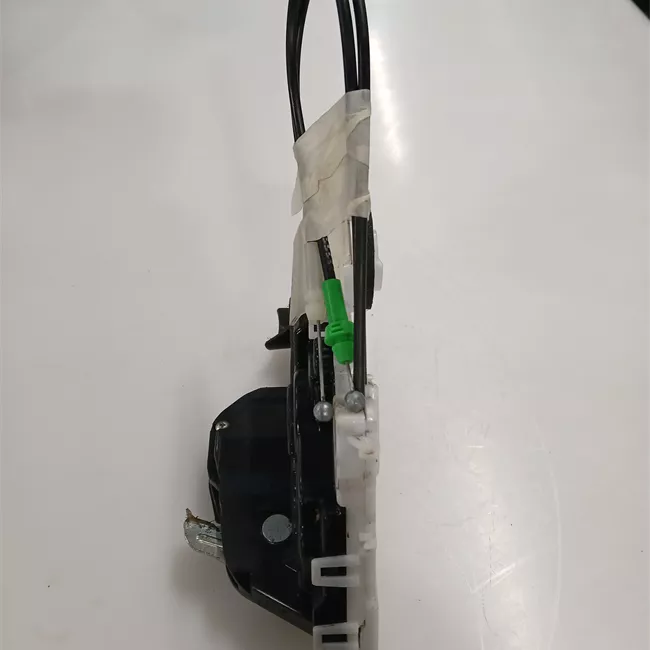 Serratura porta anteriore destra con chiusura centralizzata