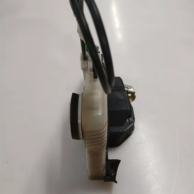 Serratura porta anteriore destra con chiusura centralizzata