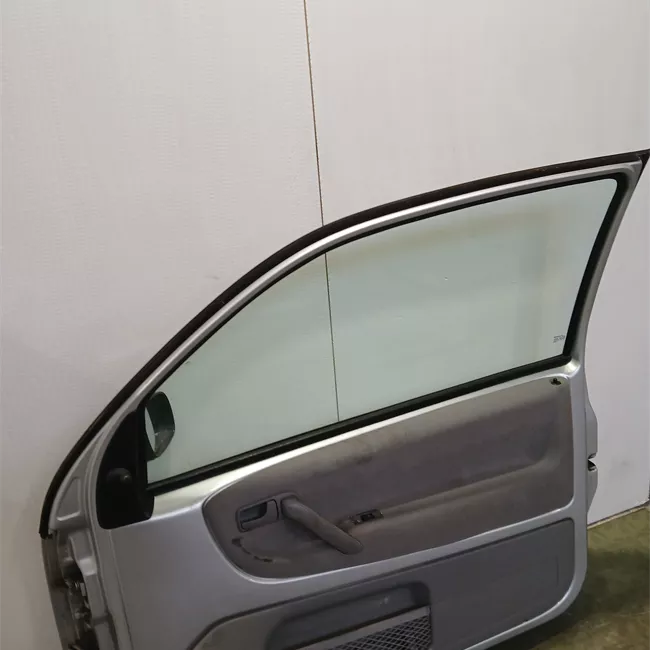 Porta anteriore destra