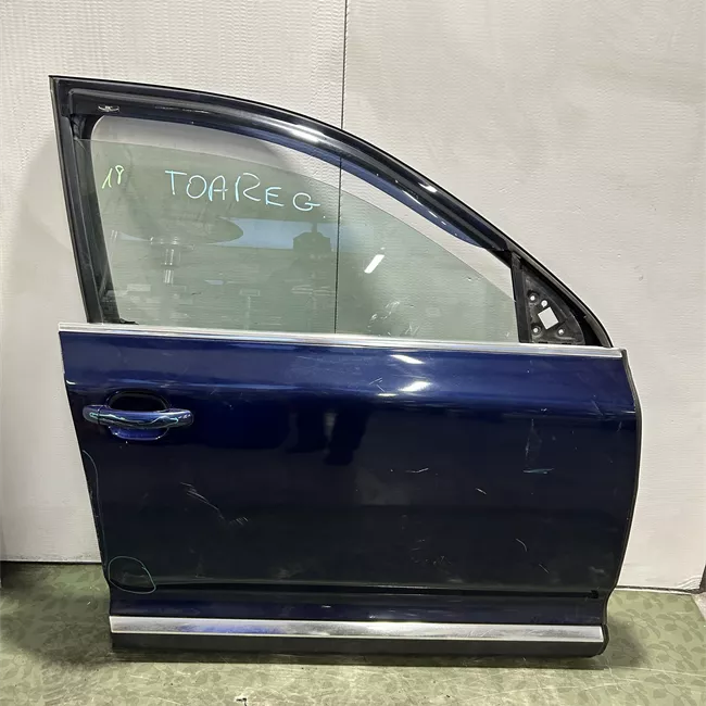 Porta anteriore destra