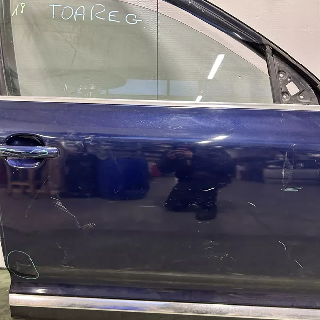 Porta anteriore destra