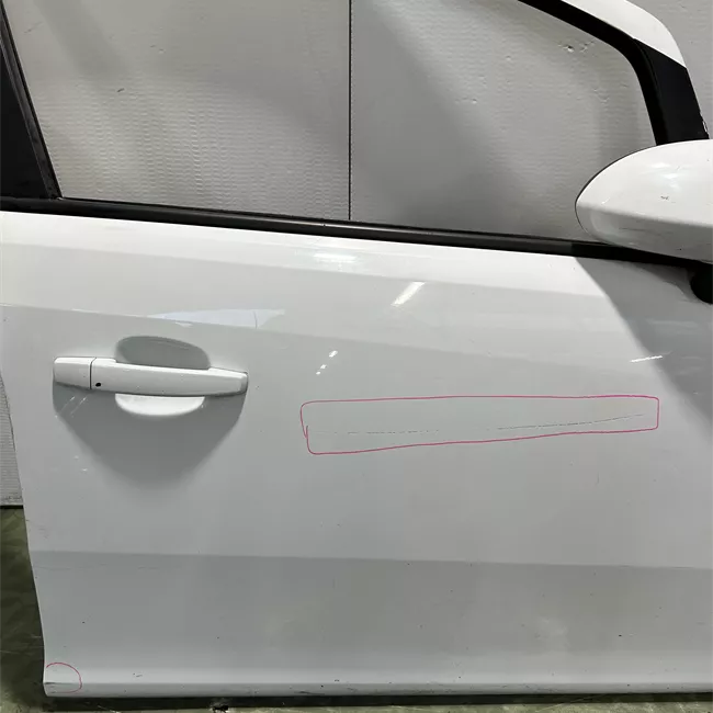 Porta anteriore destra