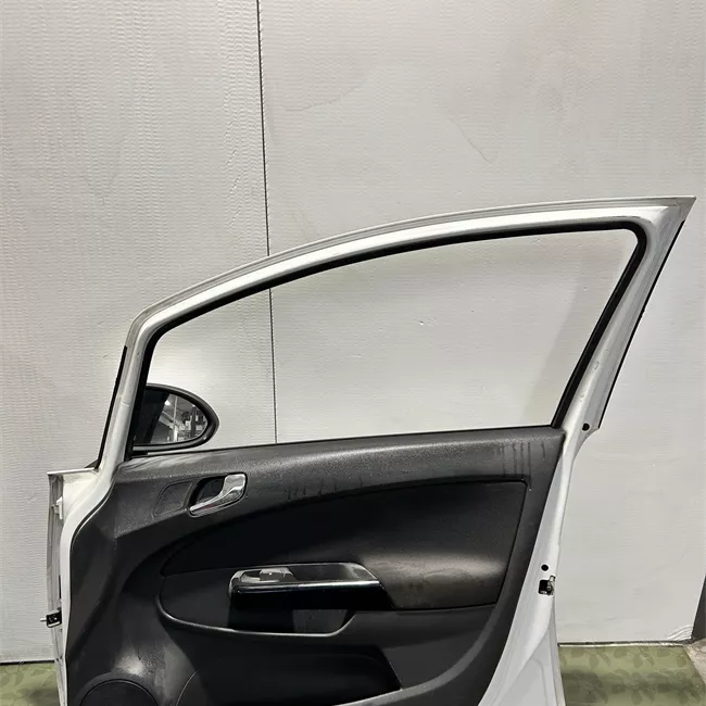 Porta anteriore destra