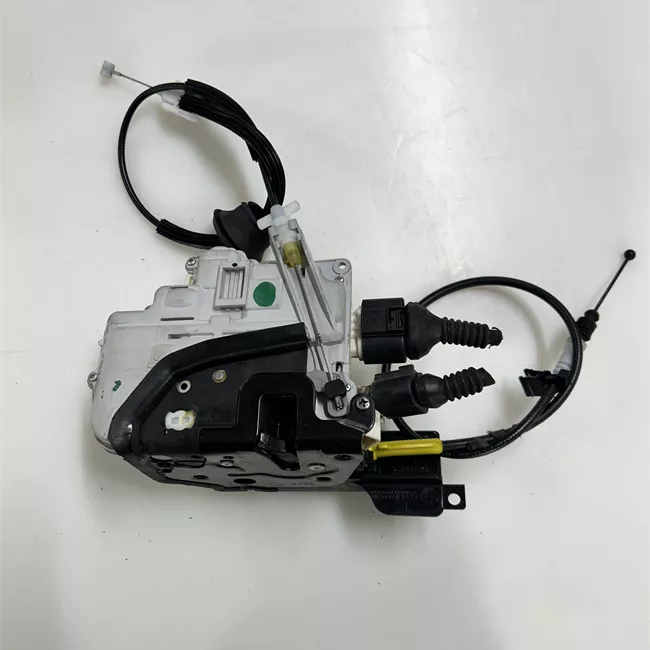 Serratura porta anteriore sinistra con impianto allarme