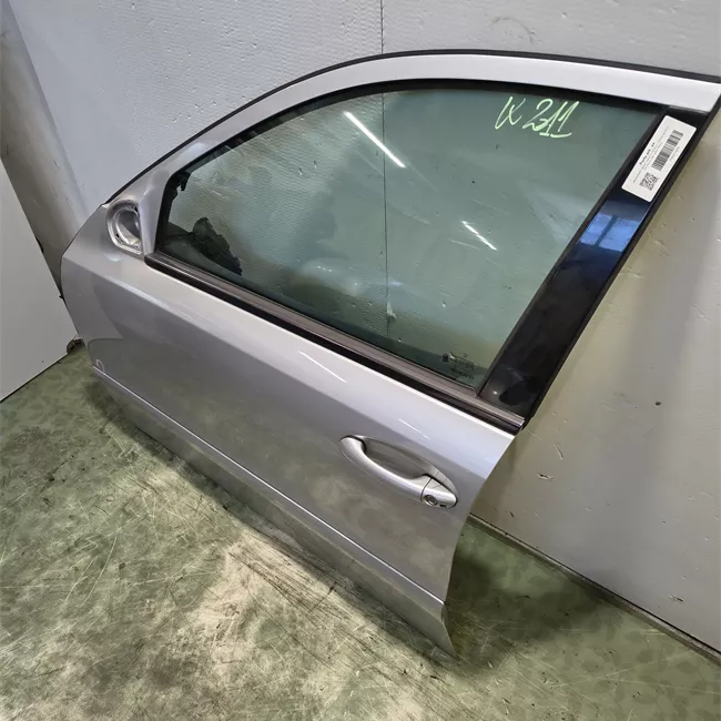 Porta anteriore sinistra