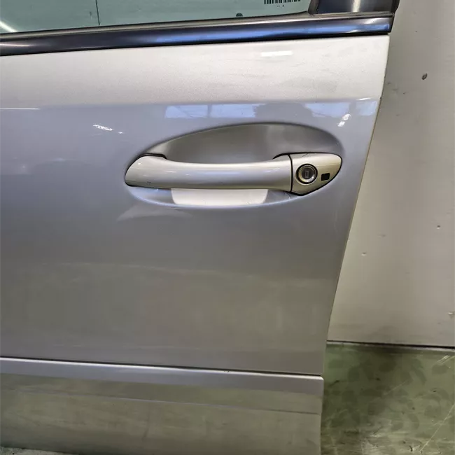 Porta anteriore sinistra