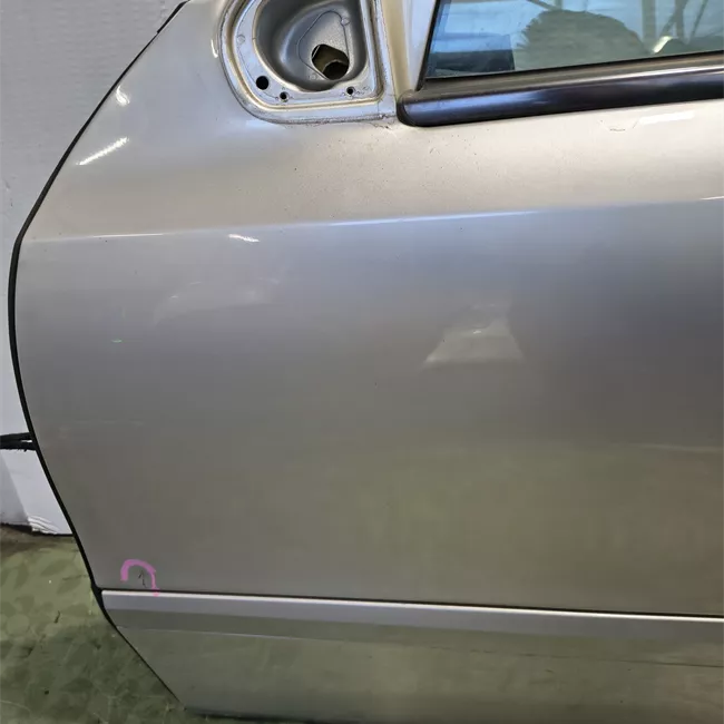 Porta anteriore sinistra