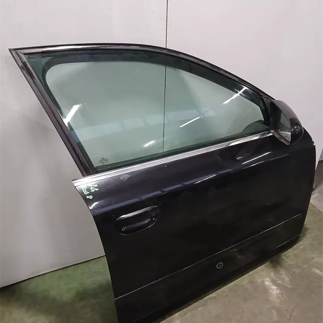 Porta anteriore destra