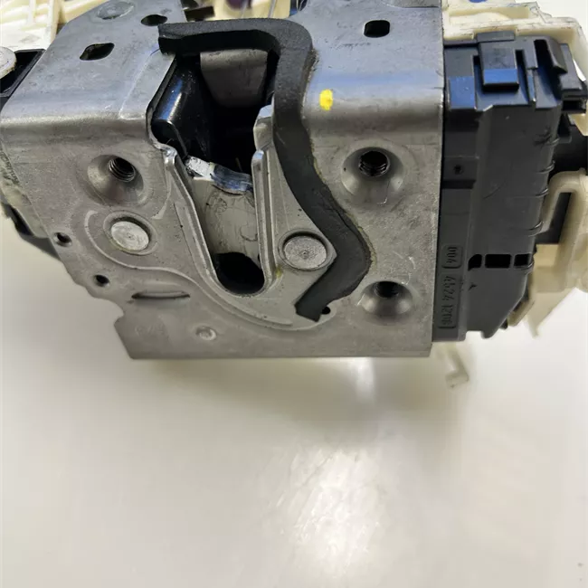 Serratura porta posteriore destra