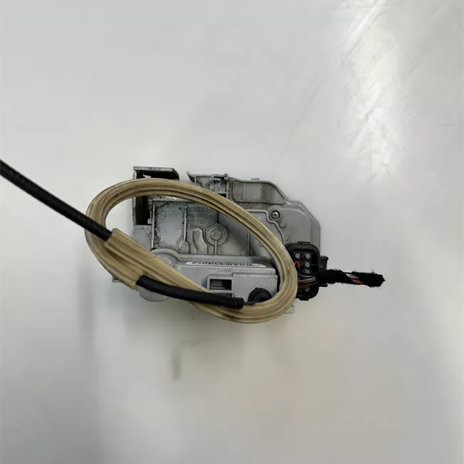 Serratura porta anteriore destra