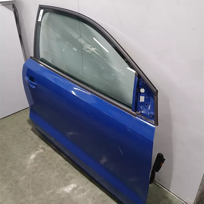 Porta anteriore destra