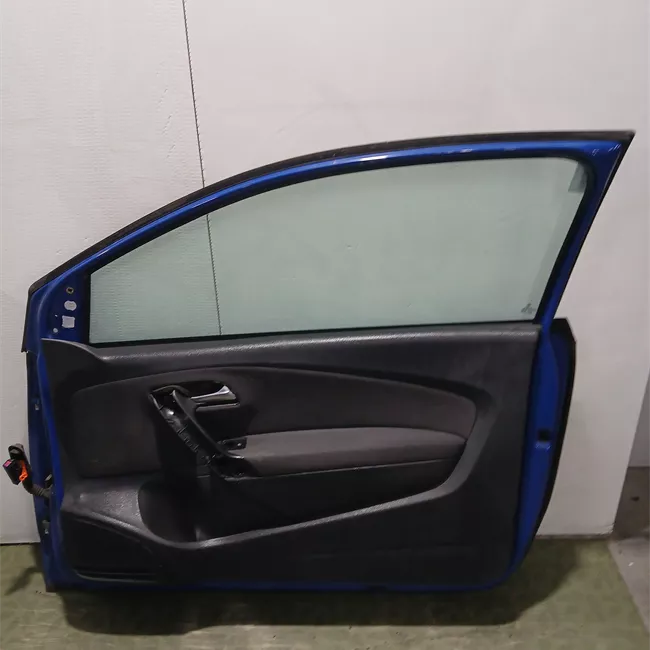 Porta anteriore destra