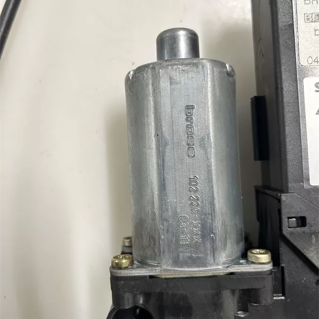 Alzacristallo elettrico porta anteriore con motorino sinistro