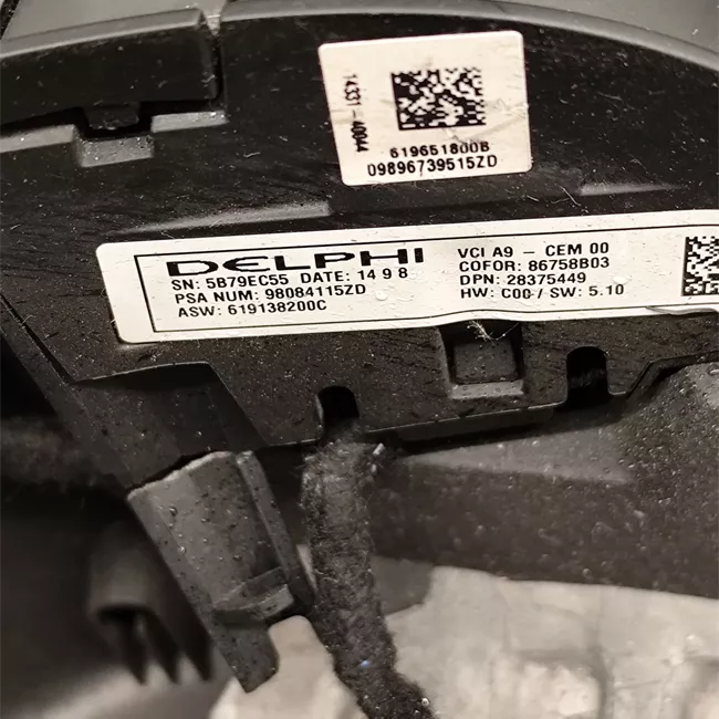 Volante Standing con comando radio