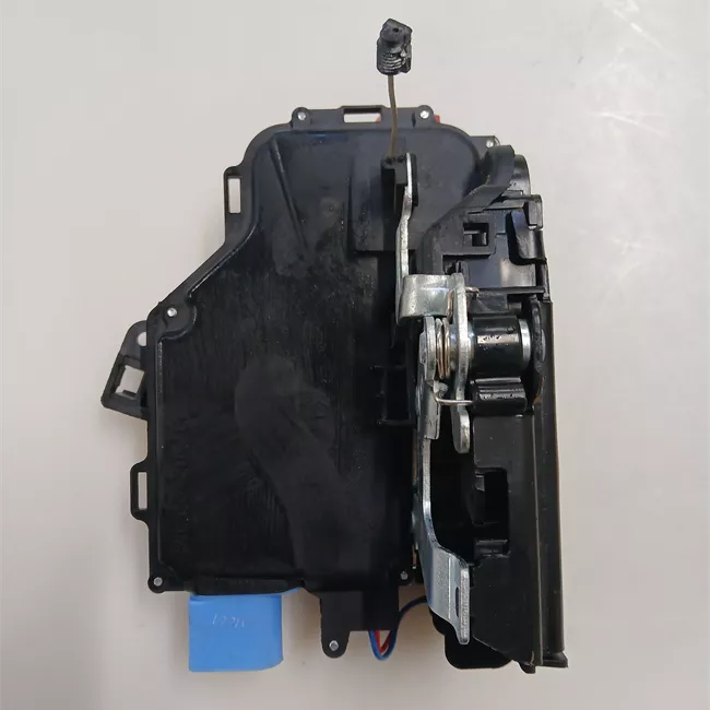 Serratura porta posteriore sinistra senza dispositivo SAFE