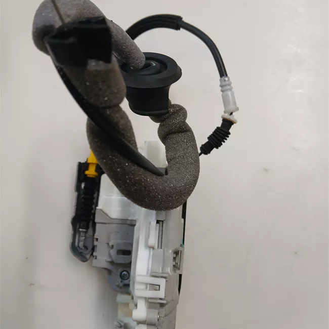 Serratura porta anteriore destra