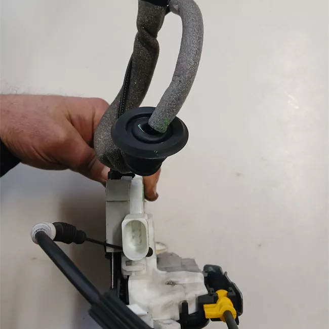 Serratura porta anteriore destra