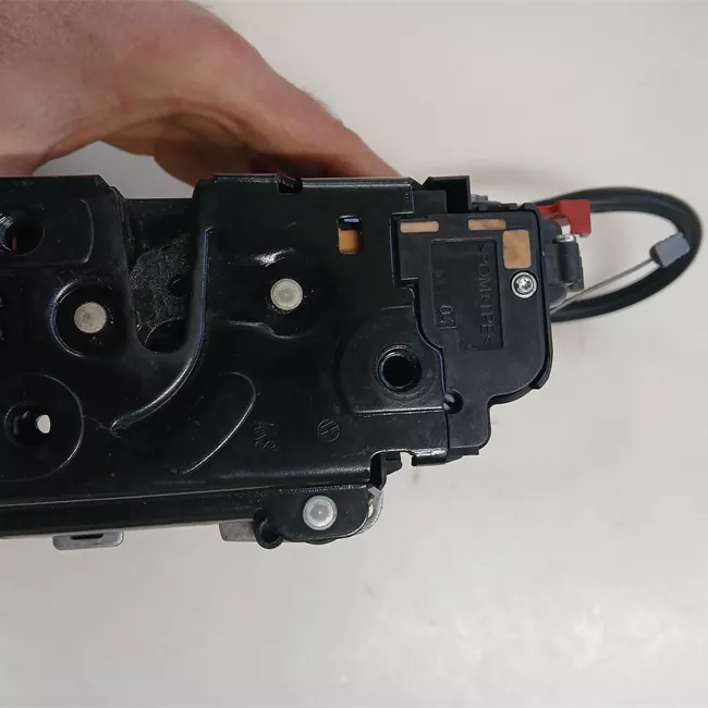 Serratura porta anteriore destra