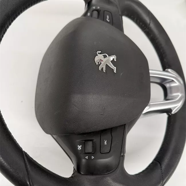 Volante Standing con comando radio nero