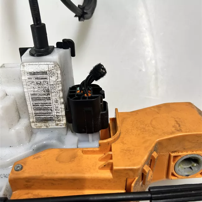 Serratura porta anteriore sinistra