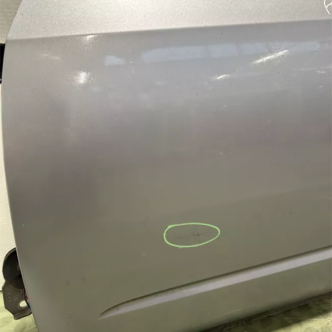 Porta anteriore sinistra