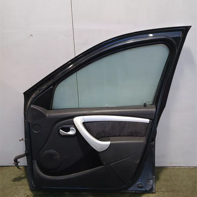 Porta anteriore destra