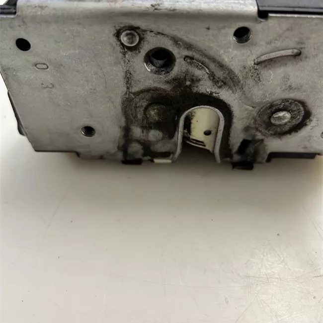 Serratura porta anteriore destra