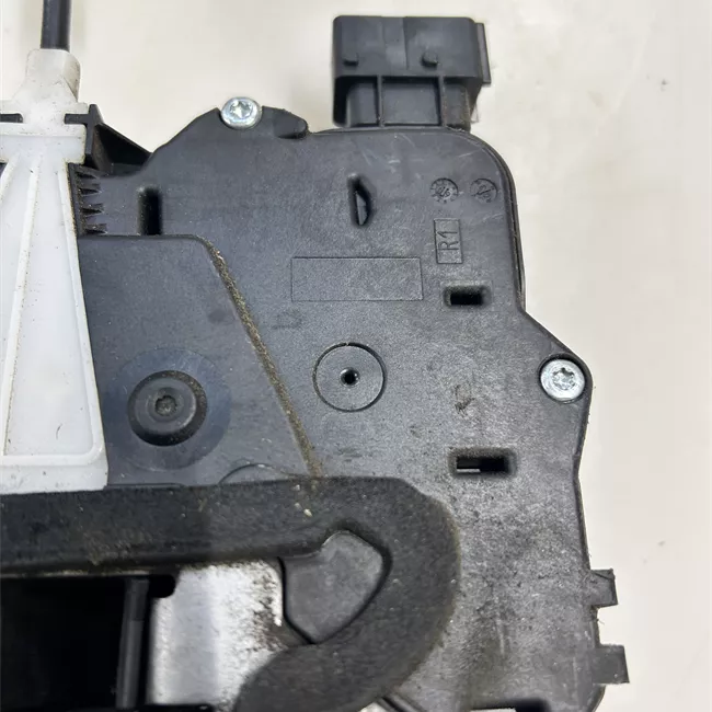 Serratura porta anteriore destra