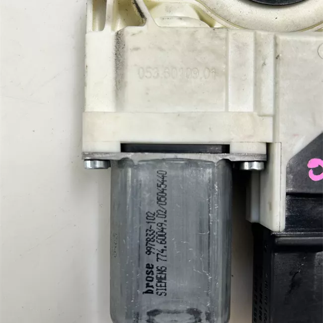 Motorino alzacristallo porta anteriore sinistro