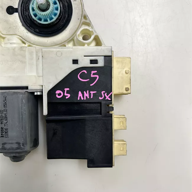 Motorino alzacristallo porta anteriore sinistro