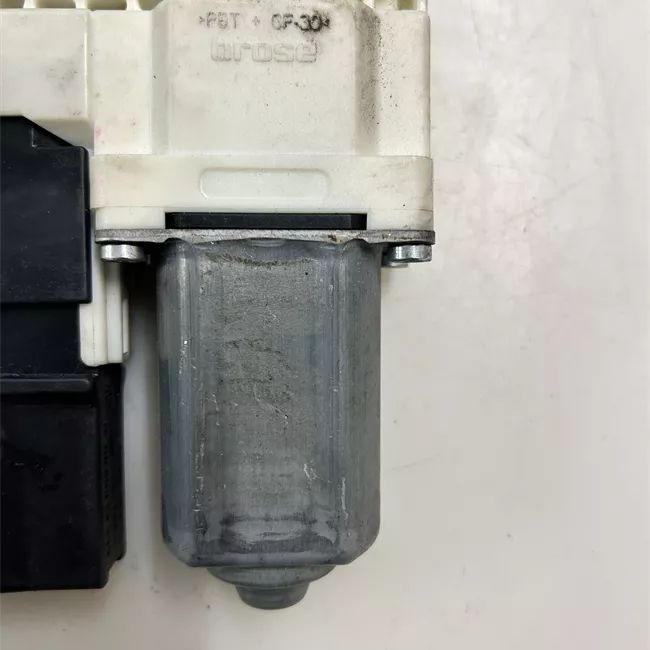 Motorino alzacristallo porta anteriore sinistro