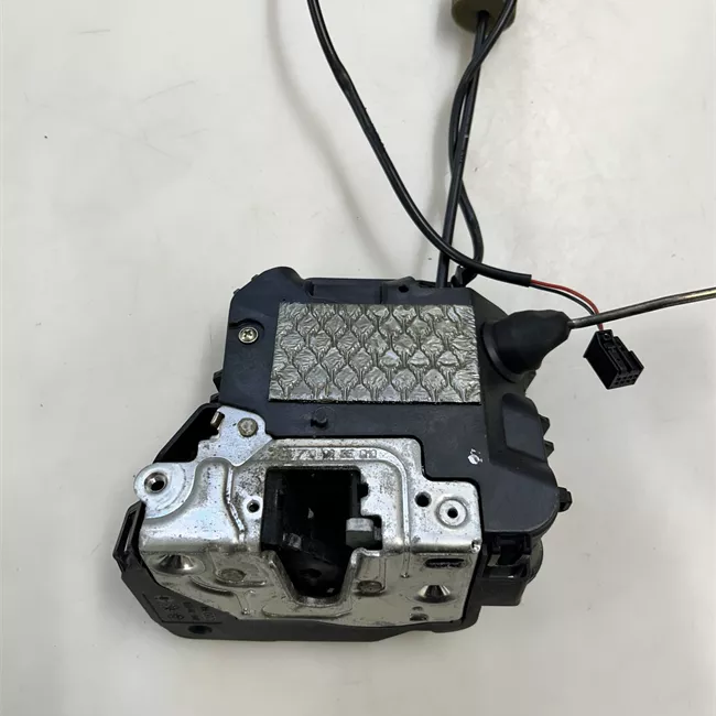 Serratura porta anteriore destra