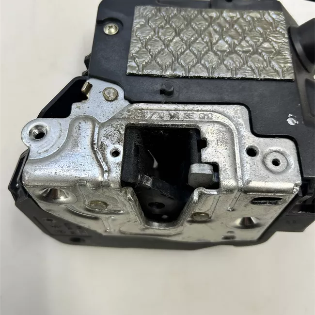 Serratura porta anteriore destra