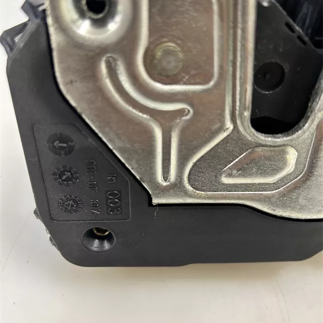 Serratura porta anteriore destra