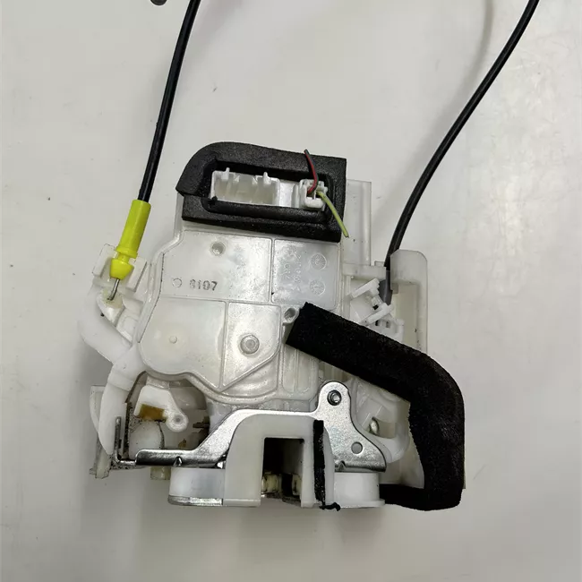 Serratura porta anteriore destra