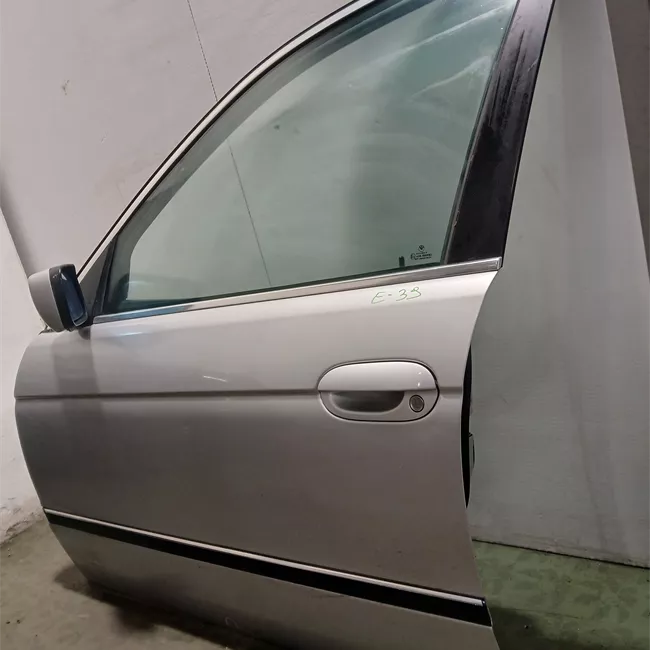 Porta anteriore sinistra