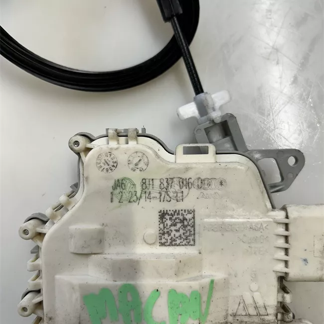 Serratura porta anteriore destra con impianto allarme