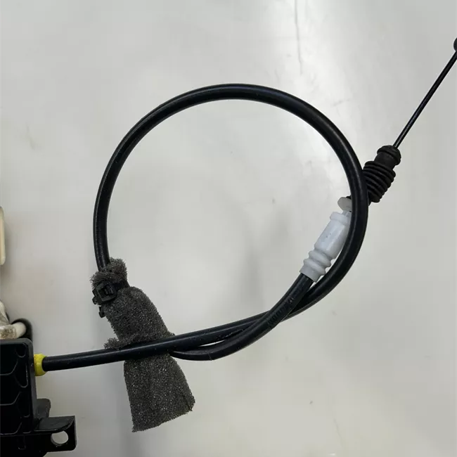 Serratura porta anteriore destra con impianto allarme